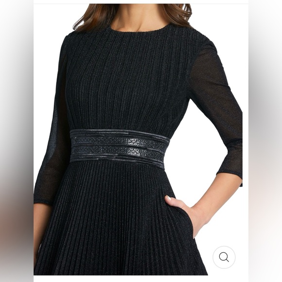 NWT Mac Duggal Shimmering Pleated A-Line 3/4 Sleeve Black Gown 8 - Picture 3 of 10